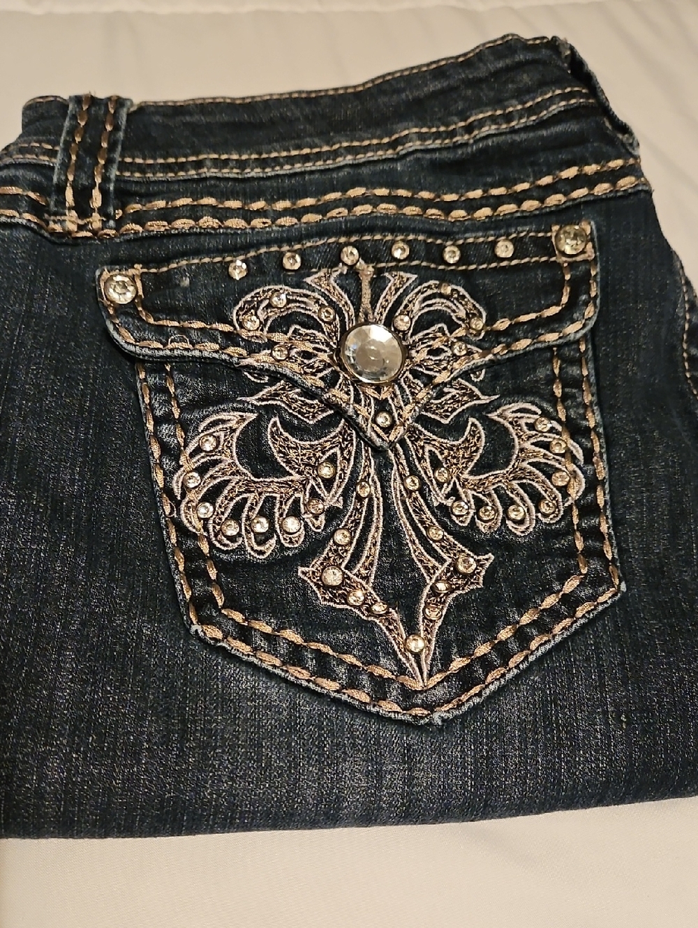 L.A. idol Dark Blue Jeans with Embroidered Rhinestone Pocket